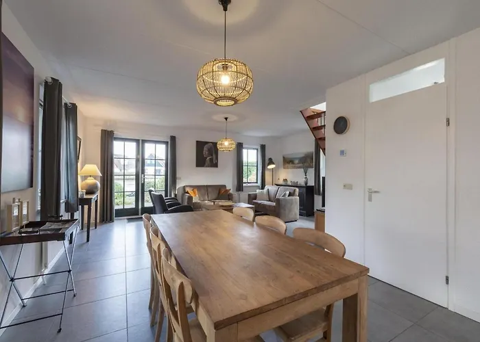 Villa With View Over The Park De Buitenplaats